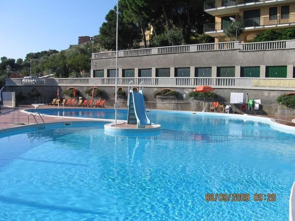 Hotel Paco Pietra Ligure Exterior photo